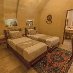 Osmanbey Cave House מלון