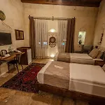 מלון Osmanbey Cave House גורמה
