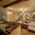 מלון Osmanbey Cave House 3*