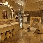 מלון Osmanbey Cave House 3*