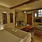 Osmanbey Cave House מלון 3*