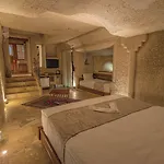 מלון Osmanbey Cave House גורמה